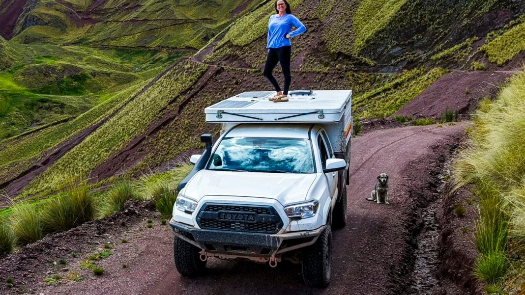 At 36, She Traded Her Childhood Home in Wisconsin for a $50,000 Renovated Truck-and Now Travels Full-Time with Zero Regrets!