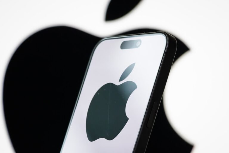 Apple Agrees to $250M Settlement Over Delays in Siri’s AI Features