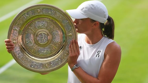 Iga Swiatek claims 1st Wimbledon title with 6-0, 6-0 win