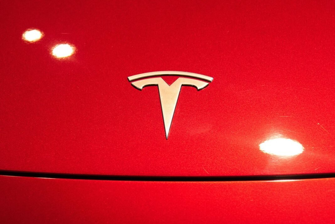 Tesla wants to bring robotaxis to San Francisco. Here’s what’s standing in the way.