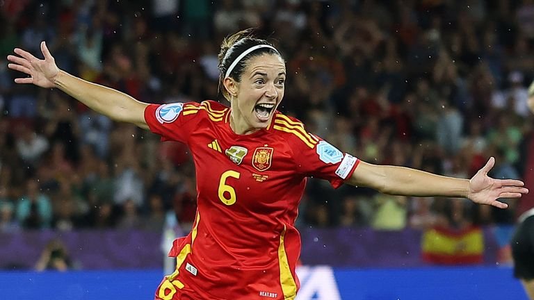 Aitana Bonmati celebrating her goal