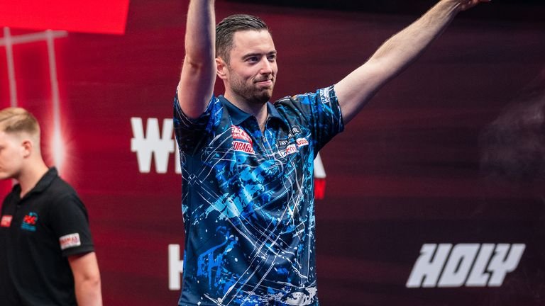 Luke Humphries survived match dart to progress