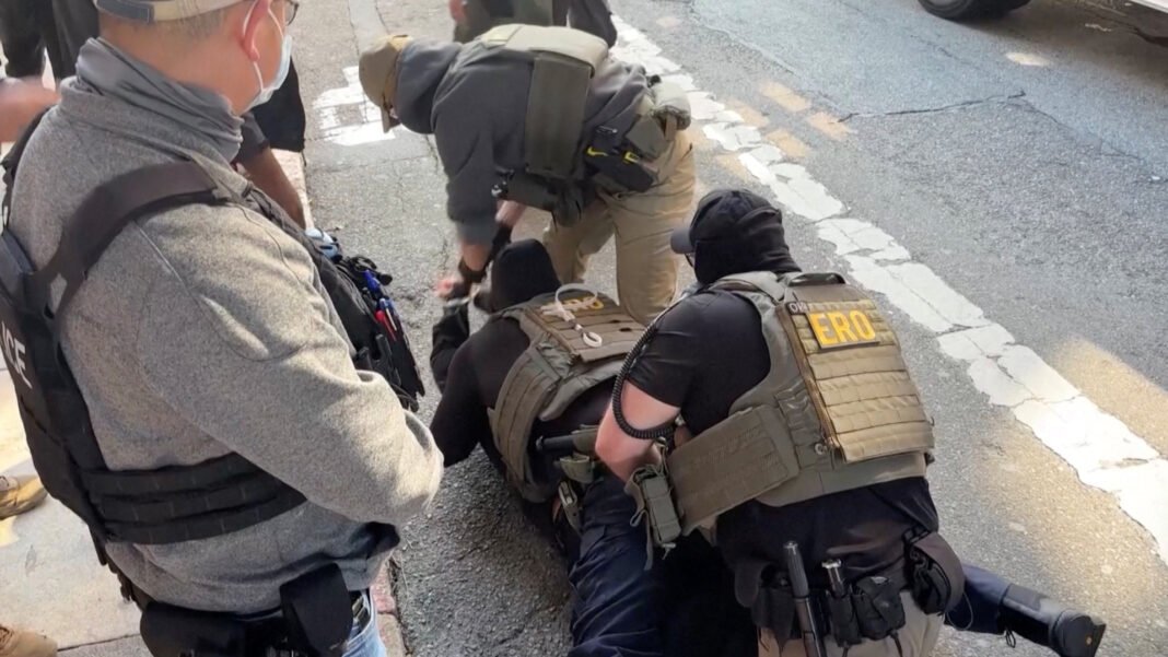 ICE agents use pepper spray while detaining protester in San Francisco