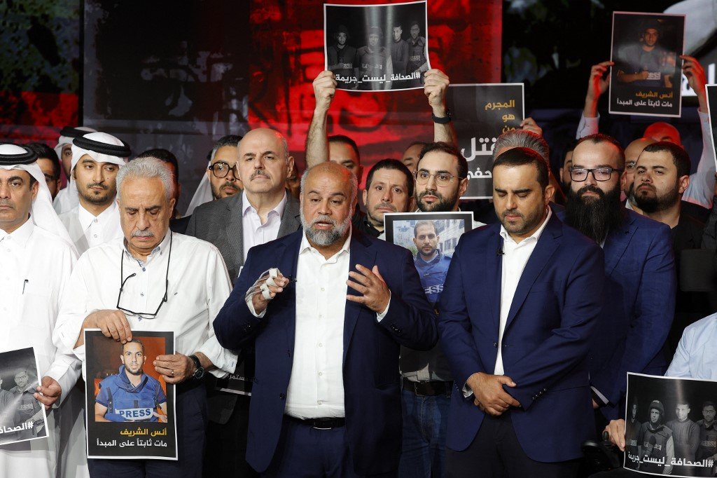 Wael Dahdouh delivers statement honoring fallen Al Jazeera staff members