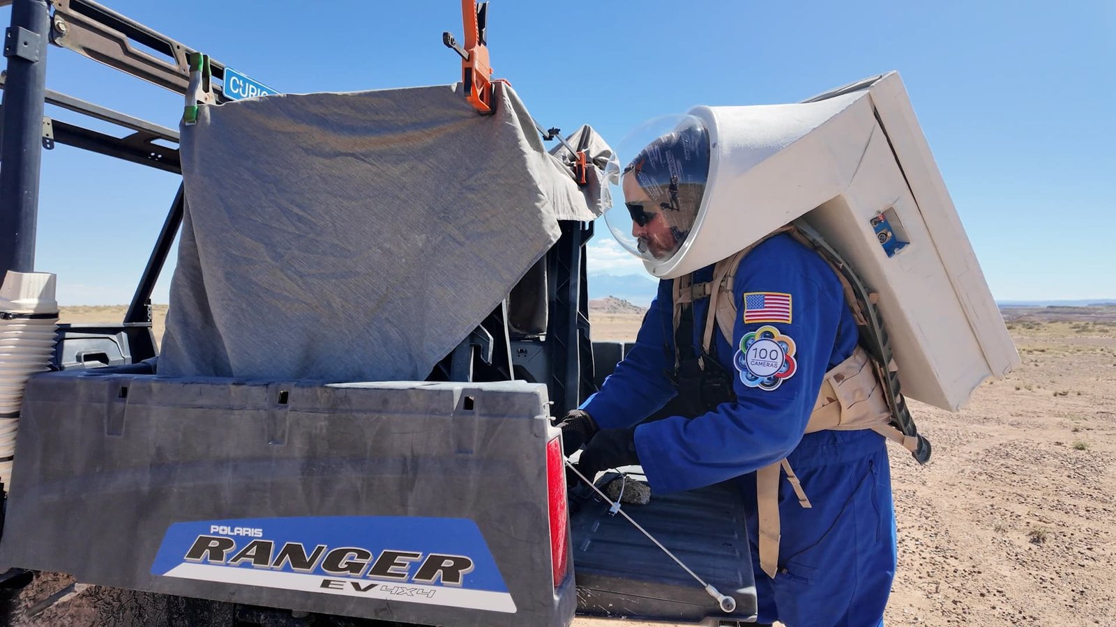 Volunteers experiance life on Mars simulation in Utah desert