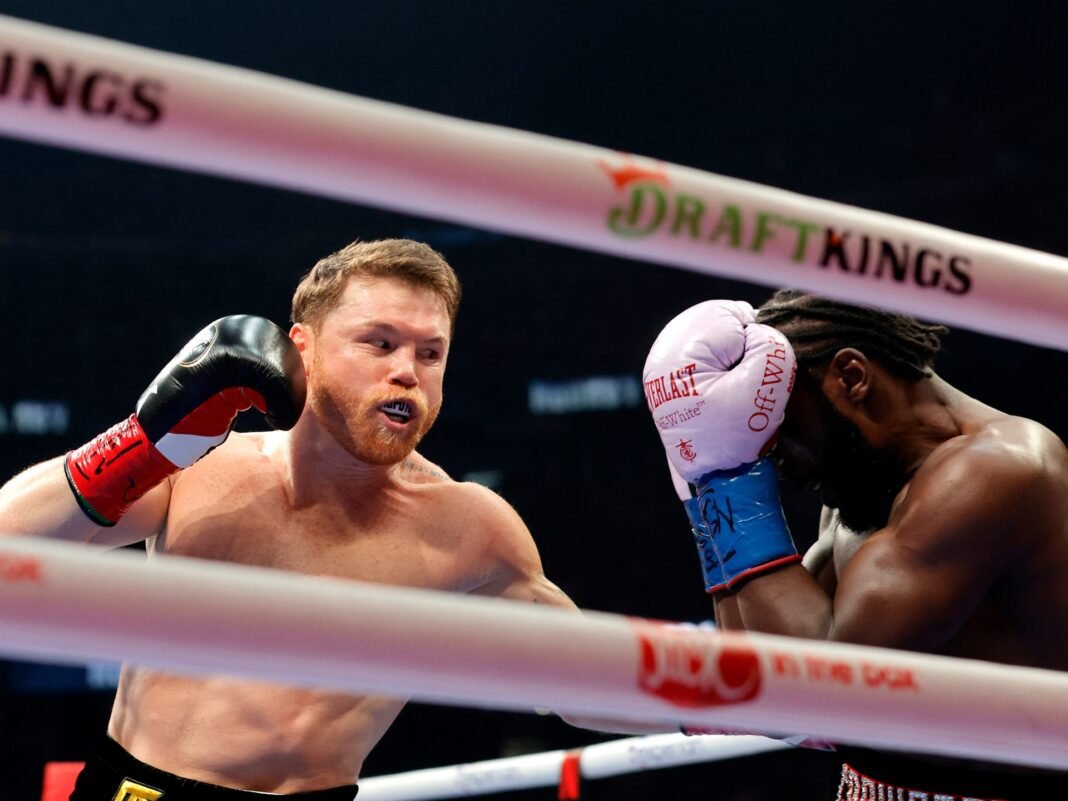 LIVE: Canelo Alvarez vs Terence Crawford – Epic Battle for the Super Middleweight Crown Unfolds!