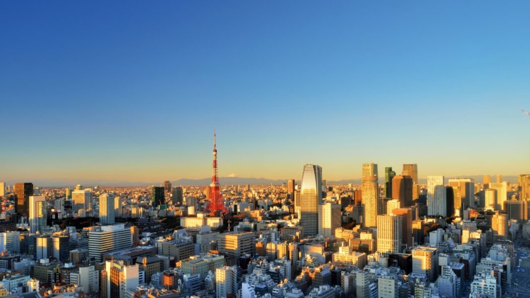 Japan Stocks Surge to Record Highs as Asia Reacts to Expected Fed Rate Cut