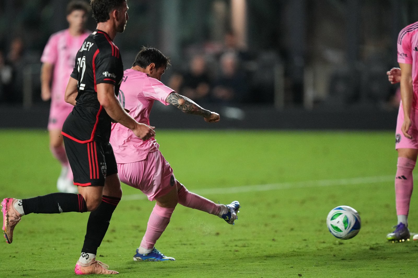 Lionel Messi scores against DC United