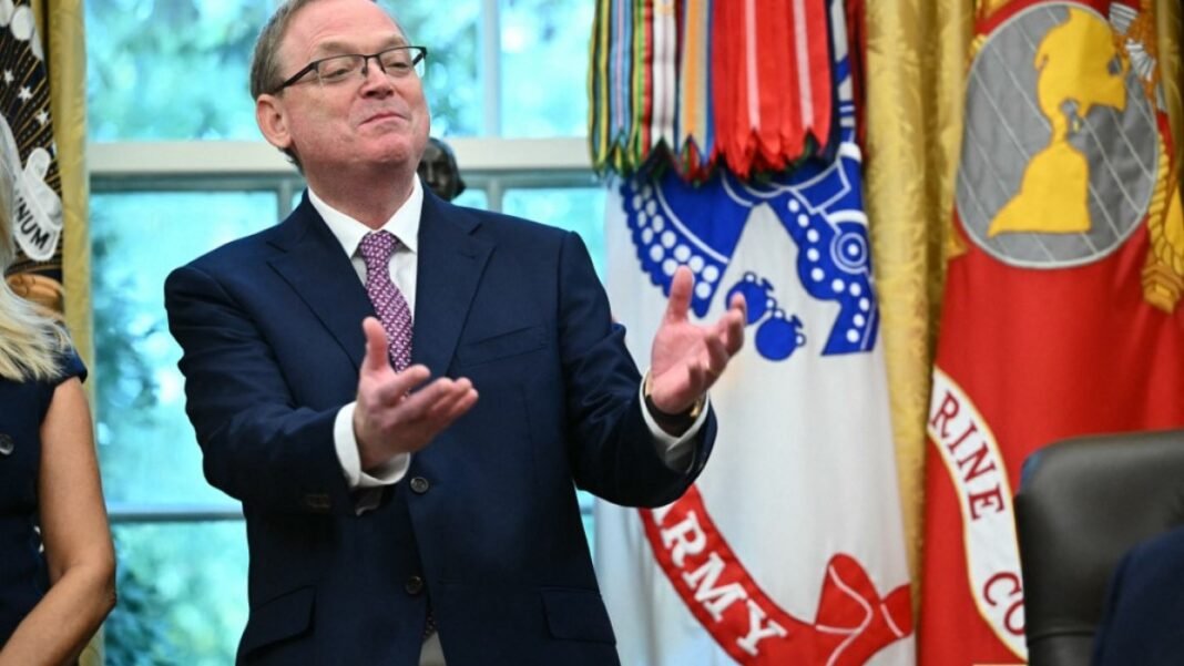 White House Sounds Alarm: Massive Job Cuts Loom Amid Deepening US Government Shutdown