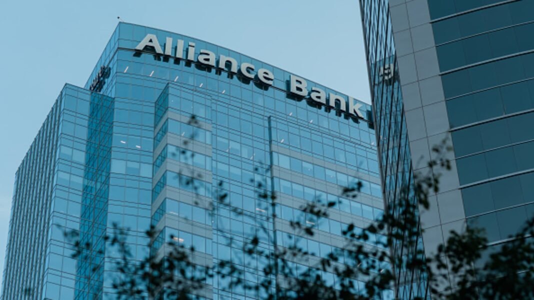 When the Tide Turns: How a Surge of Bad Loans Is Driving Bank Investors to Uncover Hidden Risks
