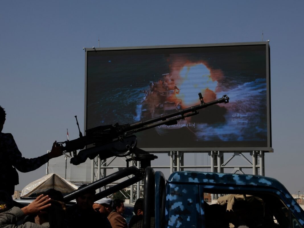 Massive Blaze Erupts After UK Military Ship Strikes Off Yemen’s Coast