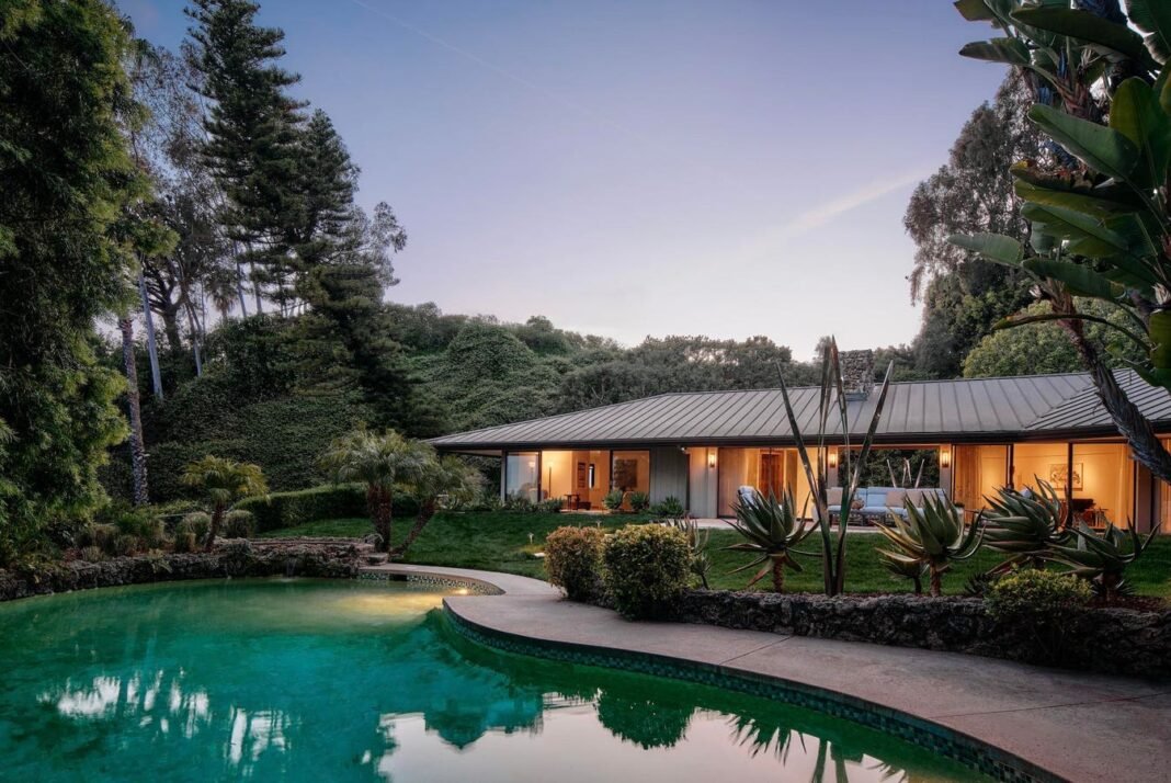 Inside A Beverly Hills Home That Hosted Reagan And Sinatra