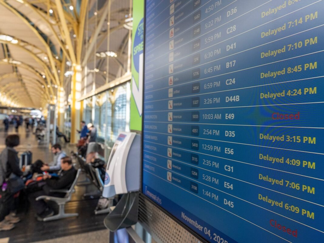 FAA Cuts Flights by 10% as US Government Shutdown Drags On