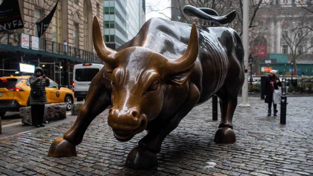 Too early to bet against AI trade, State Street suggests 