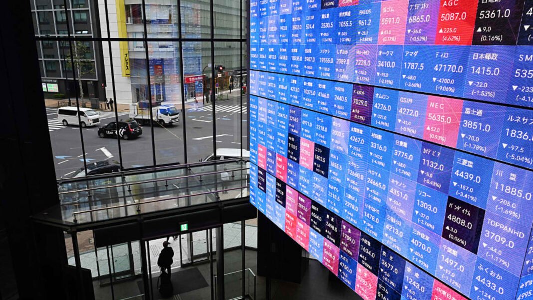 Asia-Pacific Markets React with Mixed Moves Amid Japan’s Eye-Opening GDP Report