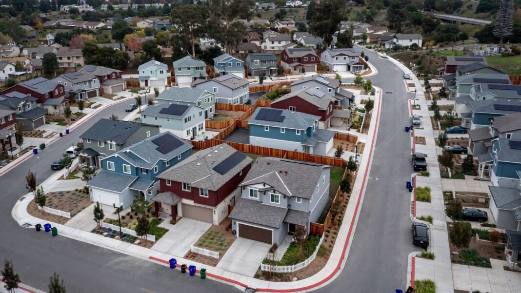 Homeowners Are Snatching Back Listings at a Nearly Decade-High Pace-What’s Driving This Surprising Trend?