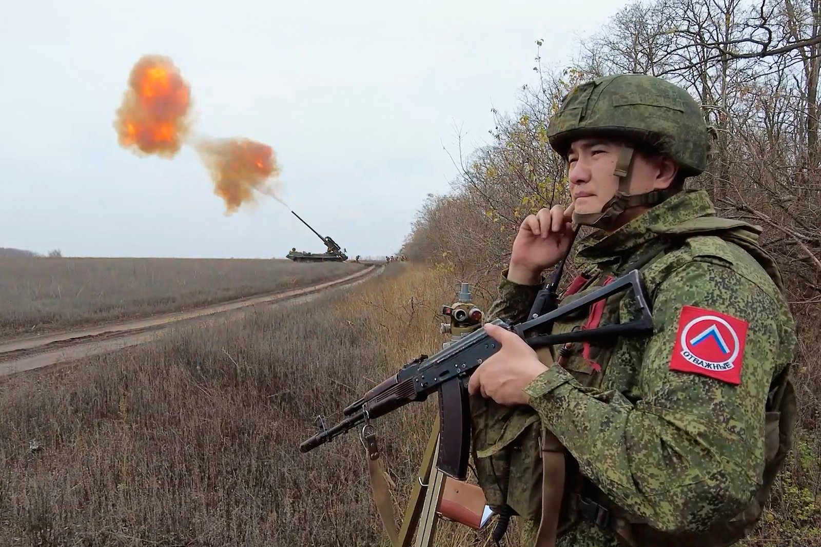 Malka self-propelled artillery firing towards Ukrainian positions in an undisclosed location in Ukraine