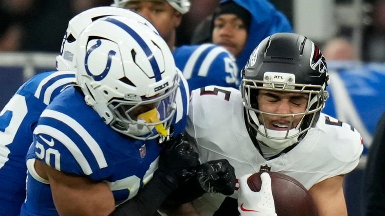 Atlanta Falcons wide receiver Drake London making key catches during tight contest