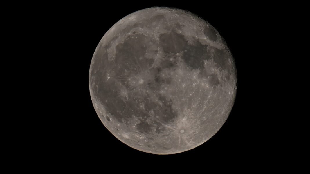 How This Hidden Startup Is Powering Moon Exploration with AI-Driven Dust Batteries for Blue Origin