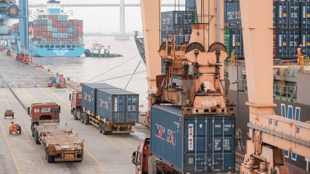 Trump’s Trade War Reaches a Crucial Crossroads: The Dramatic Shift Away from Chinese Manufacturing