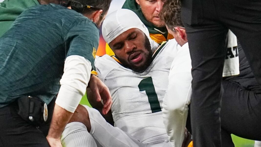 Micah Parsons’ Shocking Injury: Suspected Torn ACL Rocks Green Bay Packers in Intense Battle with Denver Broncos