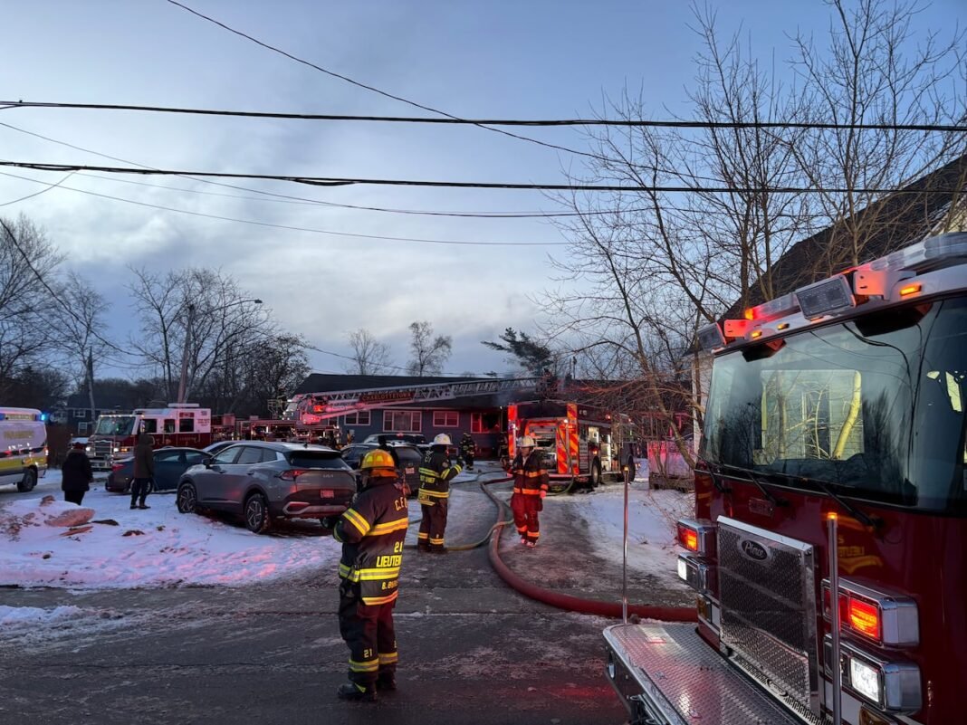2 dead, 3 people taken to hospital after Charlottetown apartment fire