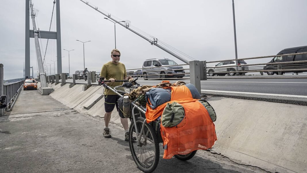 He has been walking around the world for the last 27 years—Here’s the no. 1 lesson he learned about happiness