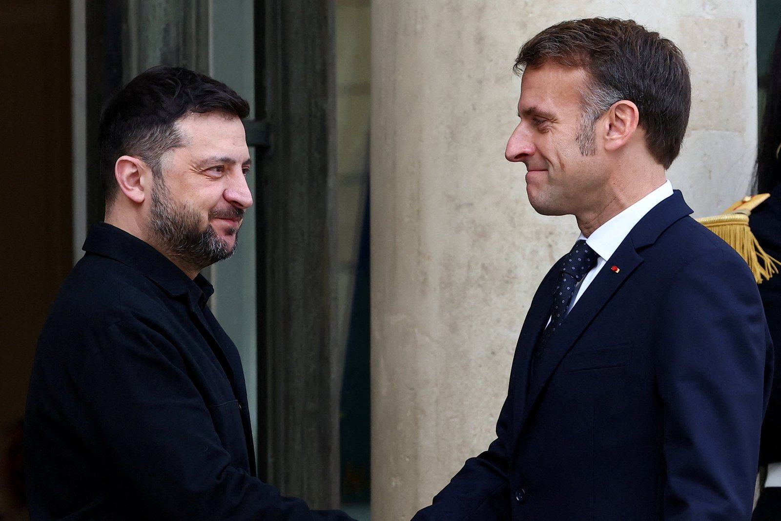 french President Emmanuel Macron welcoming Ukrainian President Volodymyr Zelenskyy at Elysee Palace in Paris