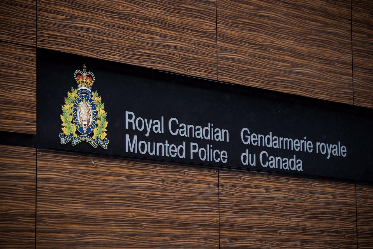 Royal Canadian Mounted Police emblem