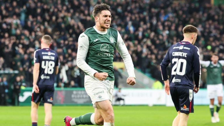 Kieron Bowie scoring for Hibernian
