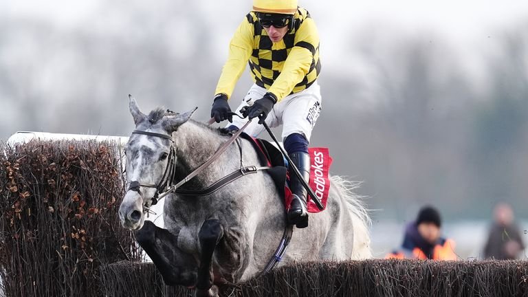 Kitzbuhel leading strongly at Kempton