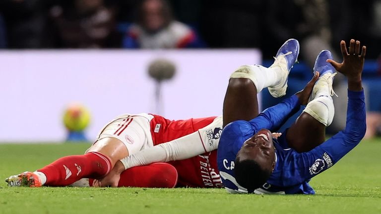 Moises Caicedo fouling Mikel Merino leading up to red card