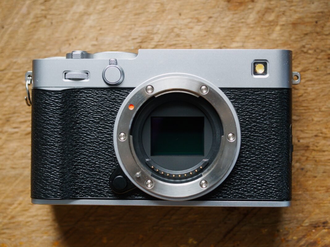 Fujifilm X-E5 Mirrorless Camera Review: Compact Color Science in a Retro Package