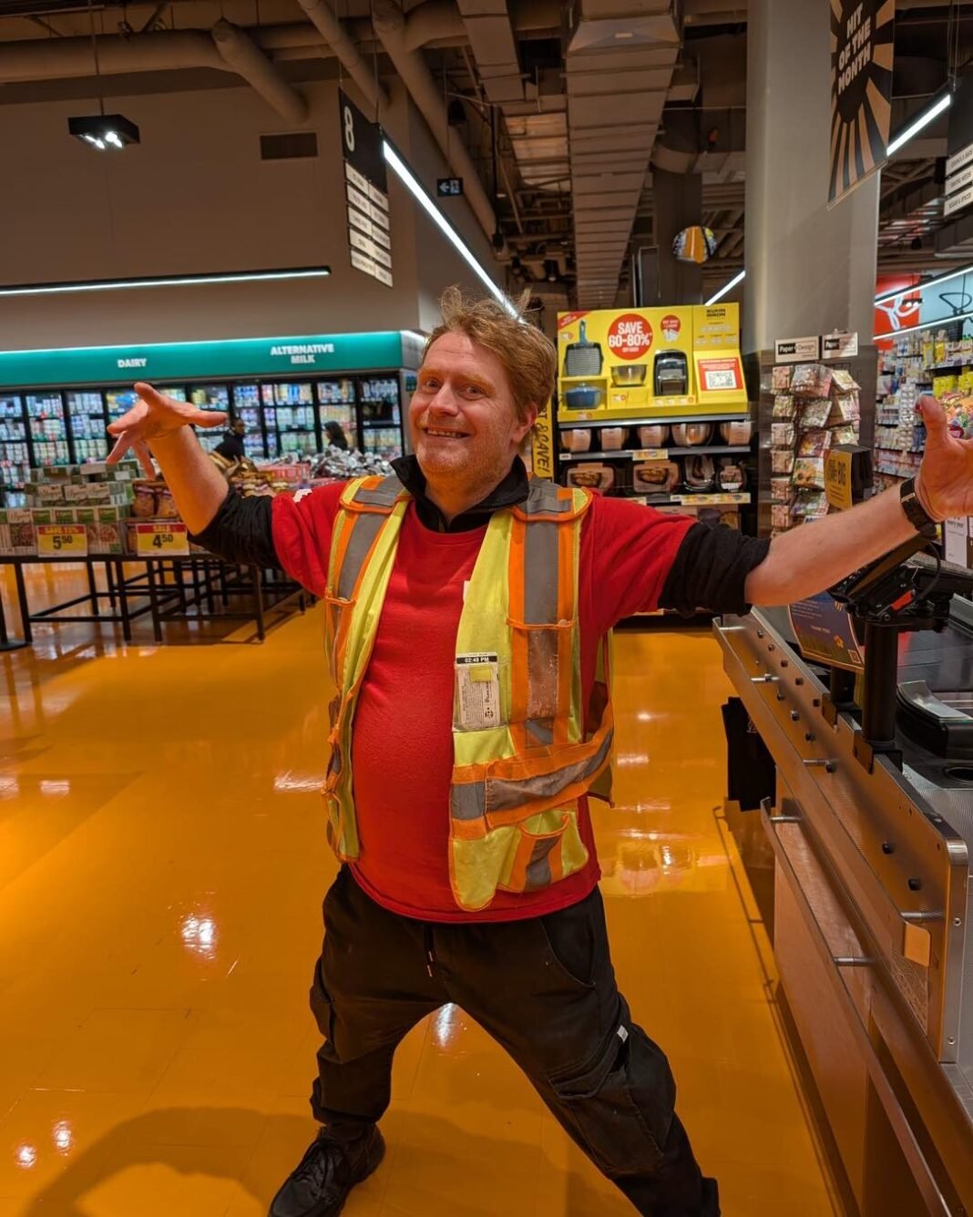 Toronto Maple Leafs player pays tribute to late grocery store worker who loved team