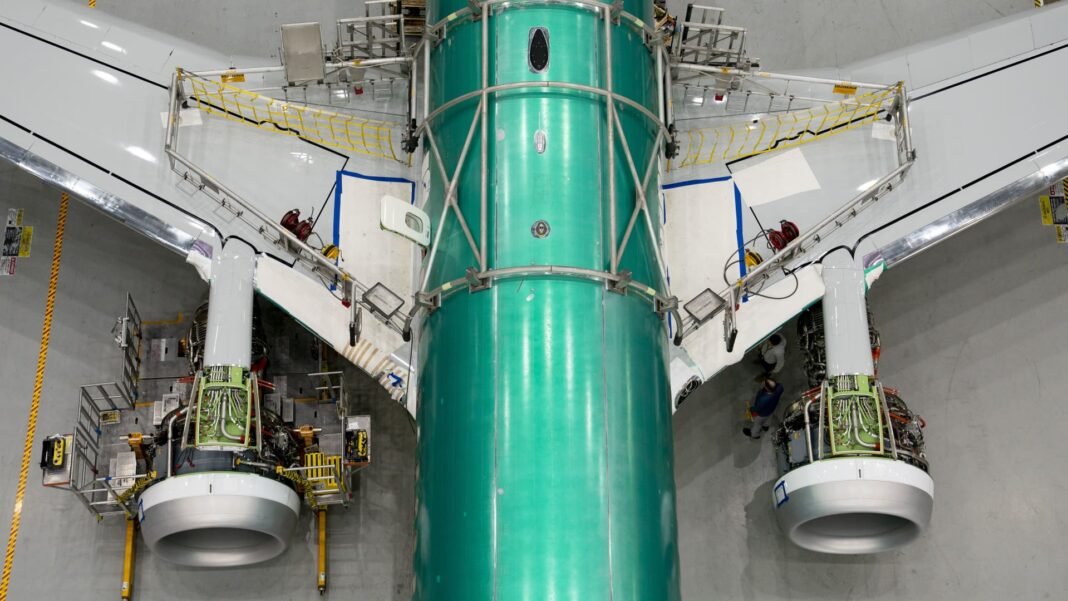 Boeing Soars to Victory: Outsells Airbus for First Time Since 2018 with Record-Breaking 600 Deliveries!