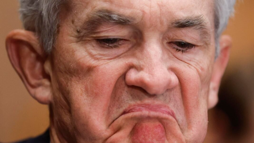 Warning Flash: U.S. Dollar Collapse Looms-What It Means for Gold and Bitcoin Prices!