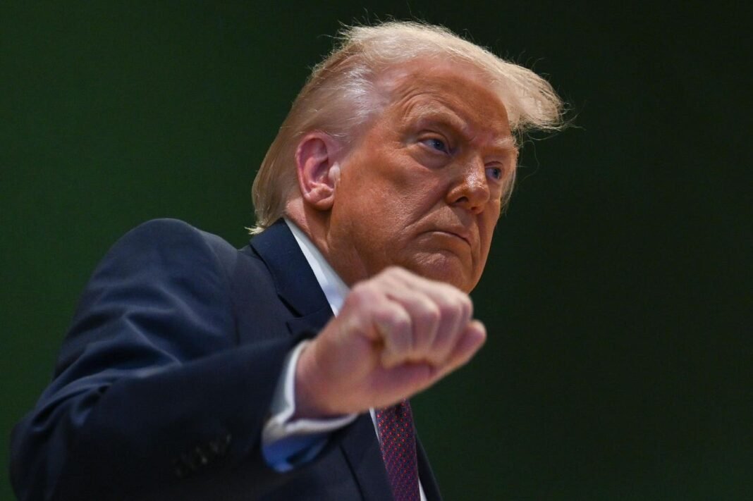 Trump Takes on JPMorgan Chase in Fiery $5 Billion ‘Political Debanking’ Showdown