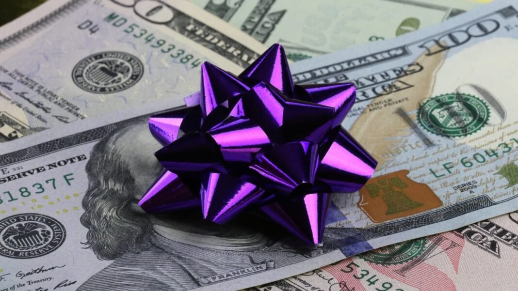 Giving to donor-advised funds surges on expiring tax cuts and a hot stock market