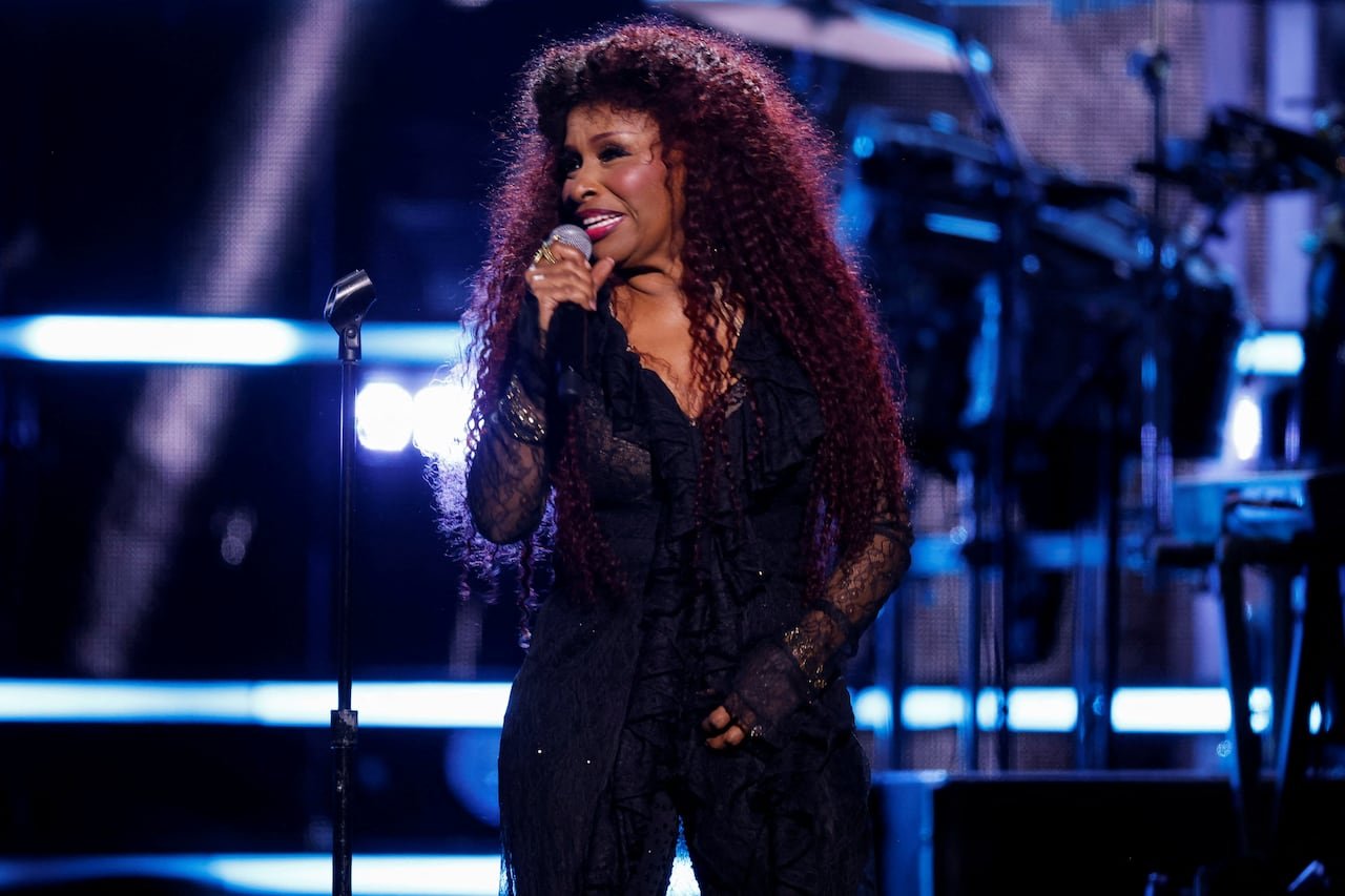 Chaka Khan performing live tribute