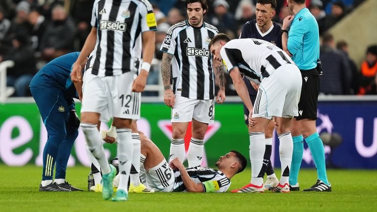 Newcastle captain Bruno Guimaraes went off injured during win vs PSV