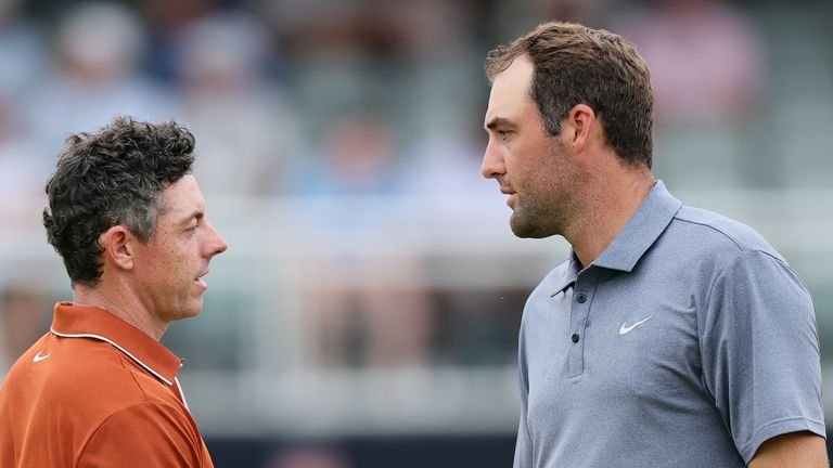 Rory McIlroy golfing