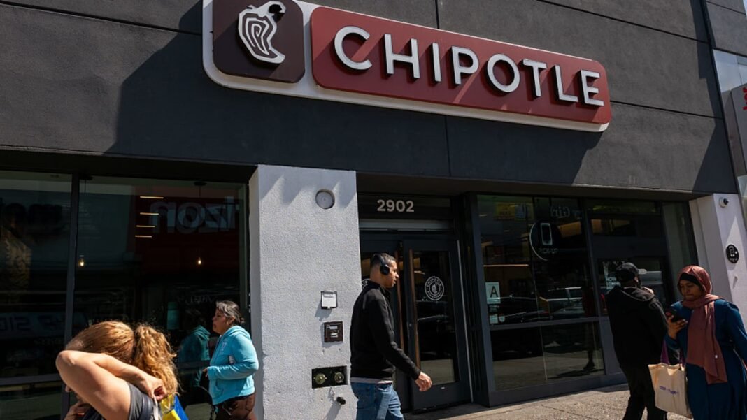 Chipotle Stock Tanks as Customer Traffic Drops and Outlook Disappoints
