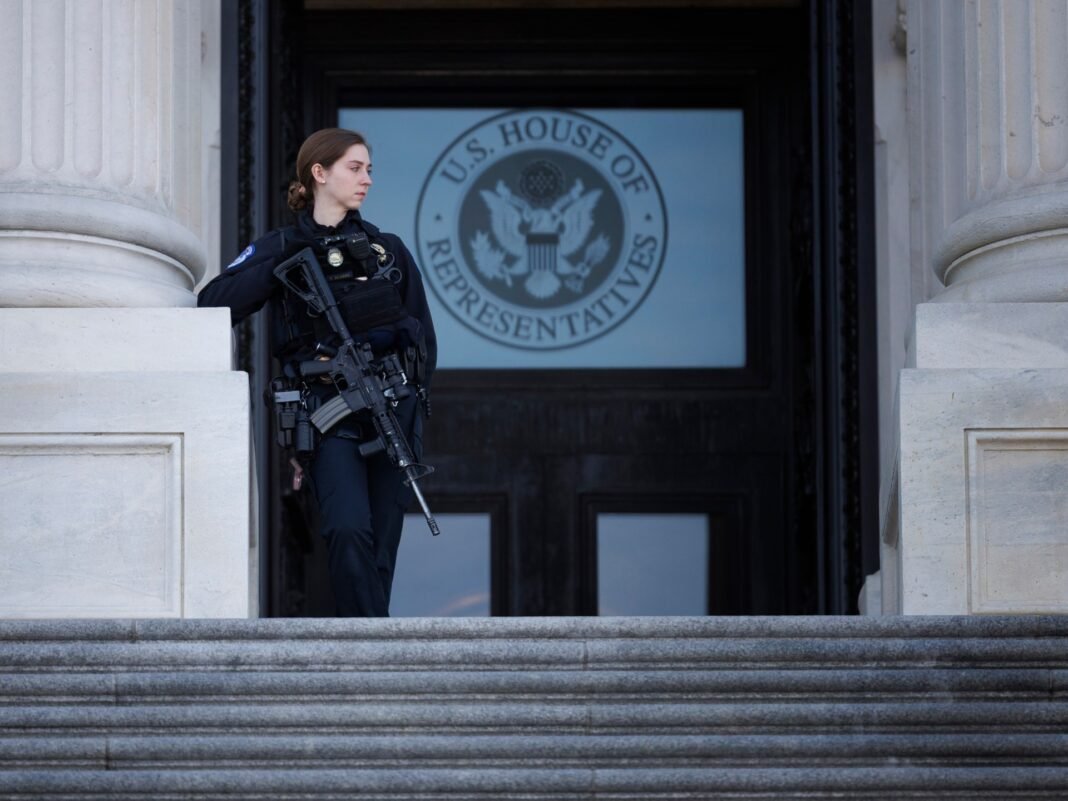 Armed Man’s Dramatic Charge Toward US Capitol Ends in Police Arrest