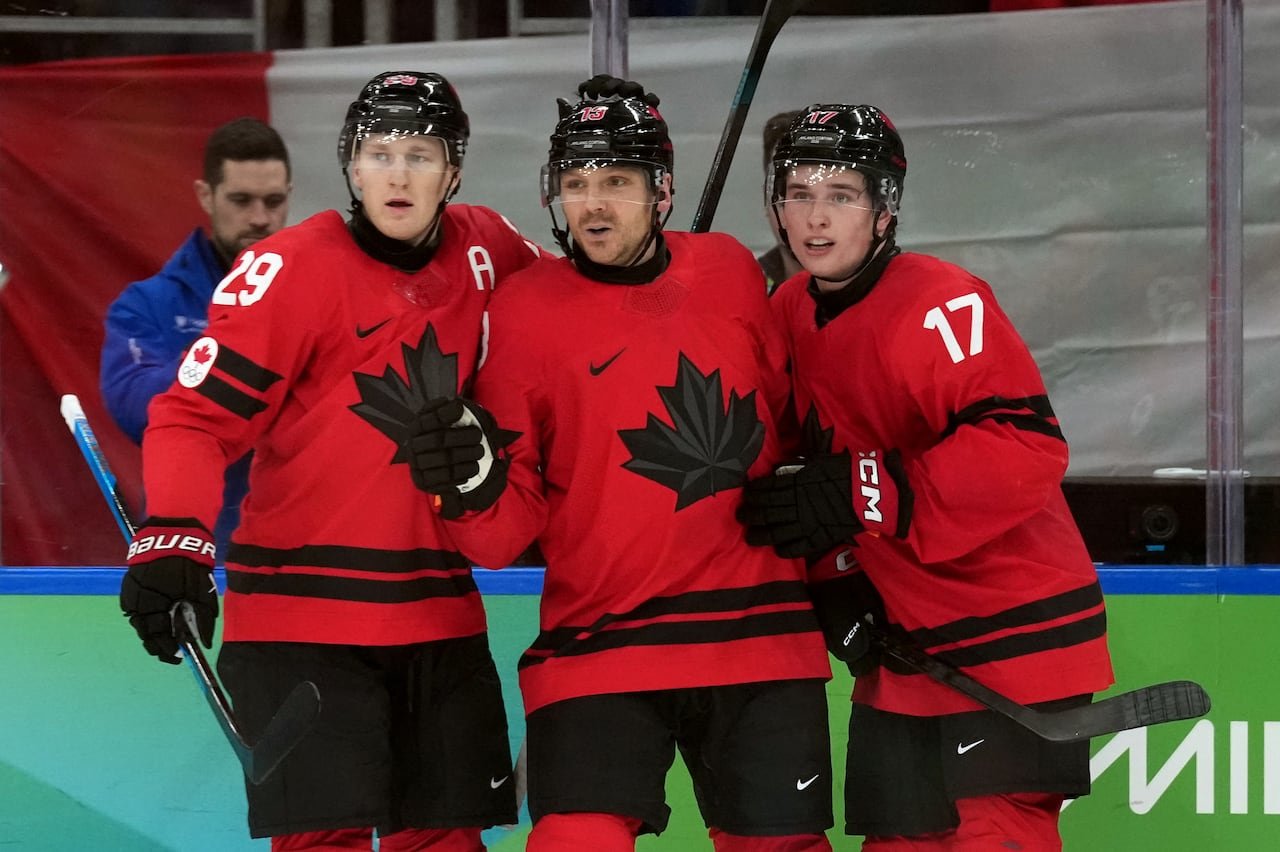 Canadian hockey players celebrating