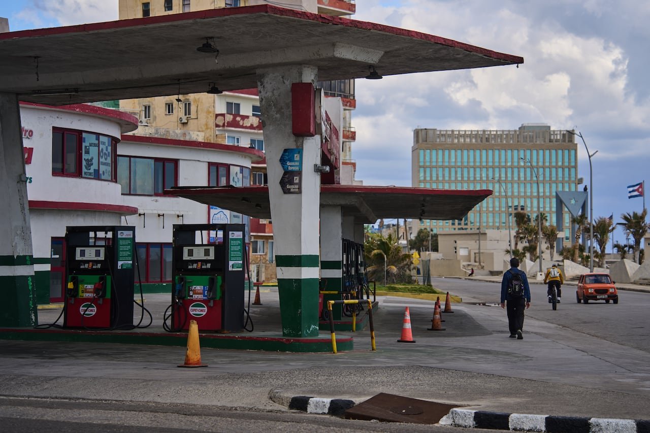 Gas station in Havana with empty pumps due to fuel shortage