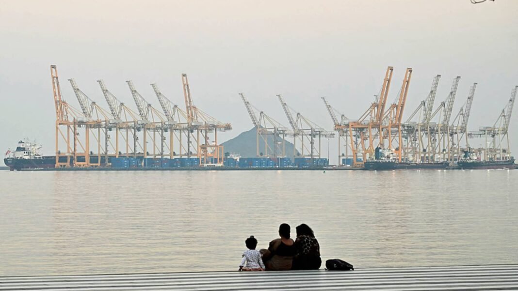 Massive Blaze Erupts at UAE’s Fujairah Oil Hub Following Drone Strike
