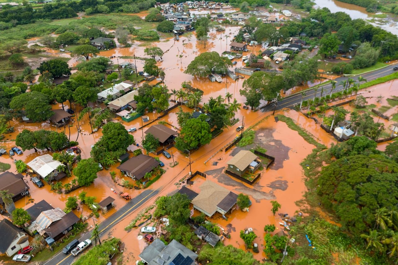 Floodwaters engulf residential area in Waialua, Hawaii