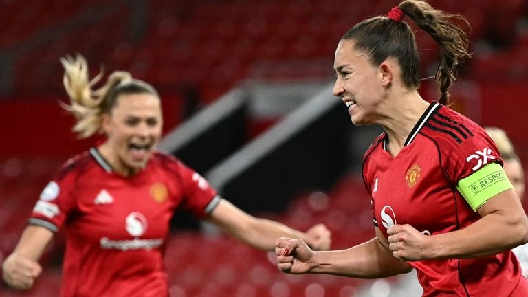 Maya Le Tissier celebrates scoring penalty for Man Utd against Bayern munich