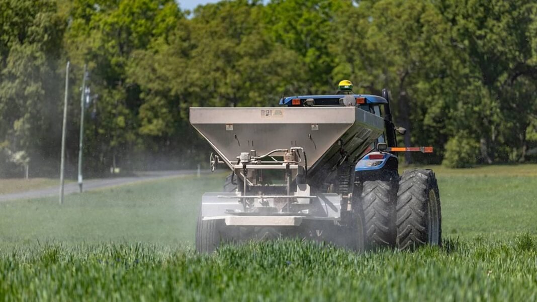 Soaring Fertilizer and Fuel Costs Push Nearly 60% of U.S. Farmers to the Brink: Survey Uncovers Growing Financial Struggles