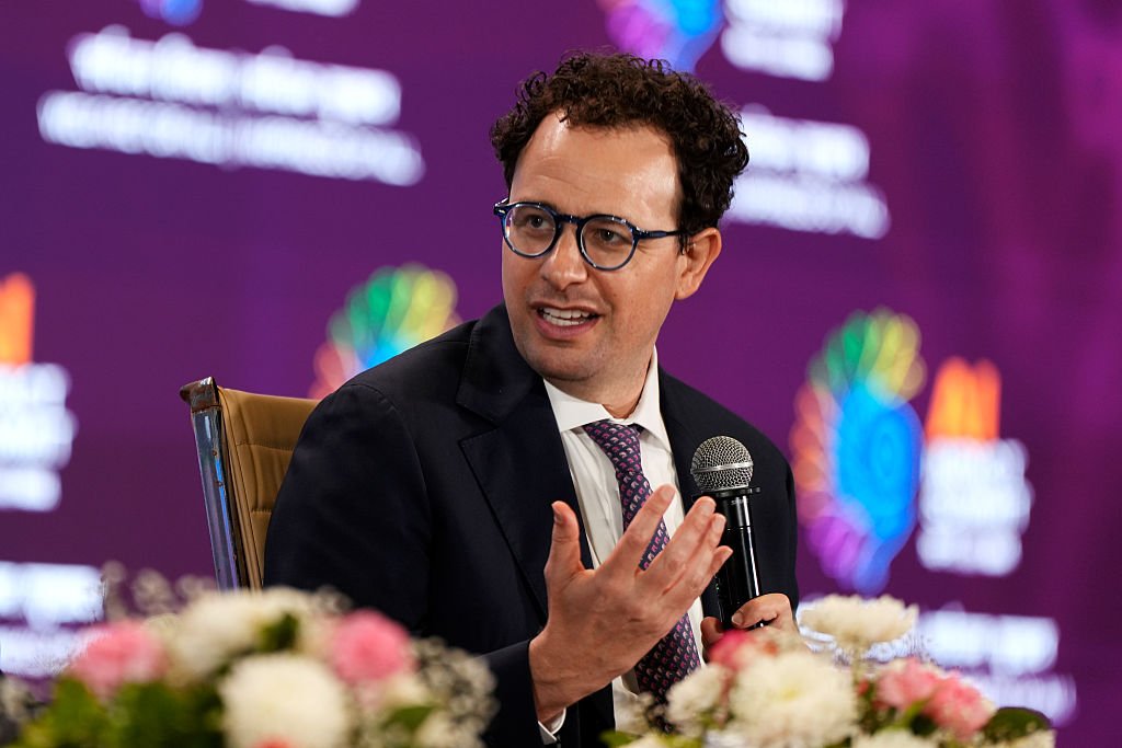 Why Anthropic Is Saying No to $800B+ Valuations – The Surprising Reason They’re Holding Back